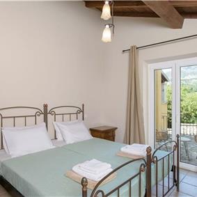 3 bedroom villa with heated pool in Kassiopi, Corfu, sleeps 6